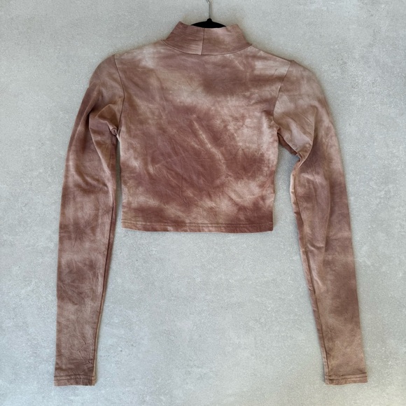STORETS TYE DYE LONG SLEEVE CROP TOP - Picture 2 of 8